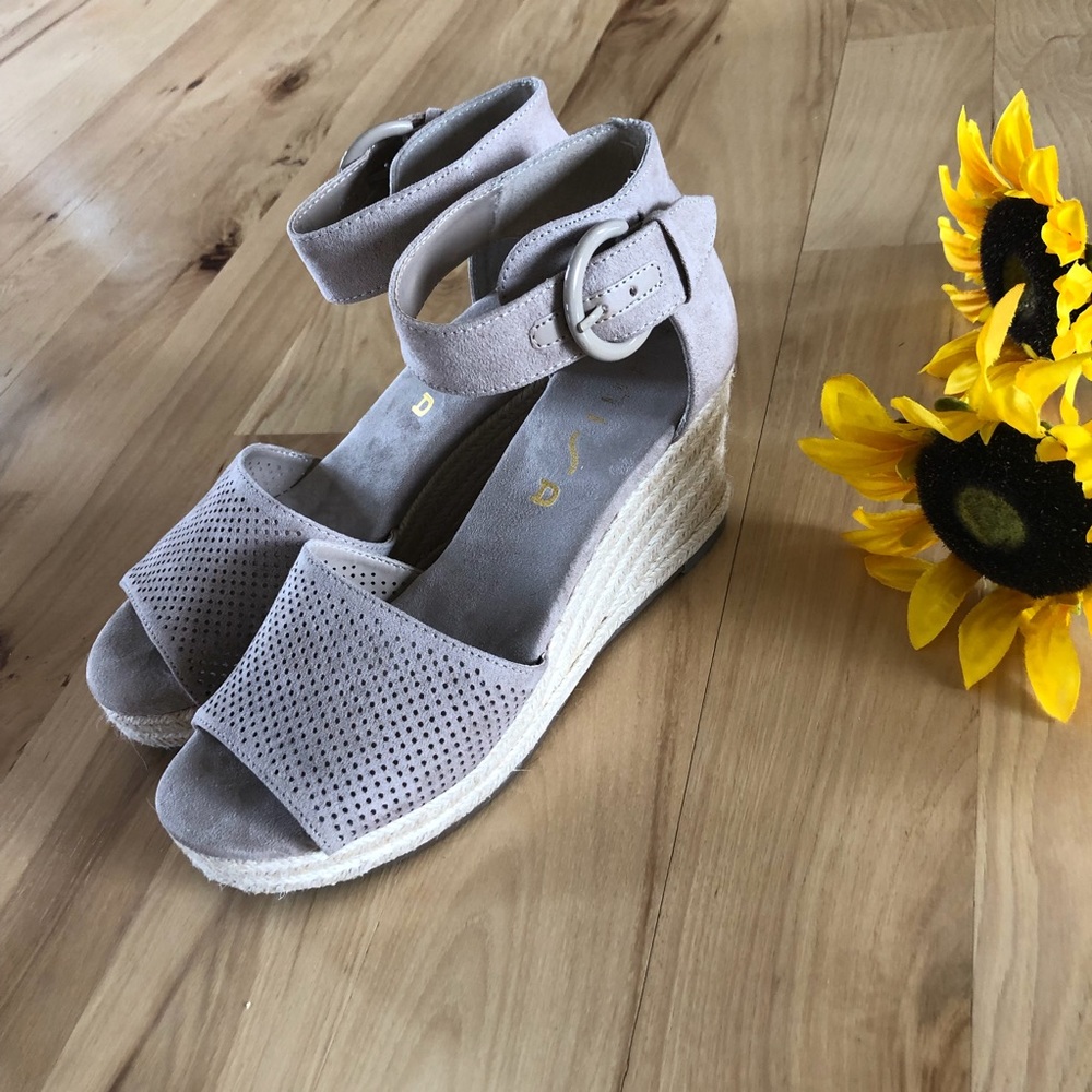 Unisa Wedge Ankle Strap Sandal Size 7
